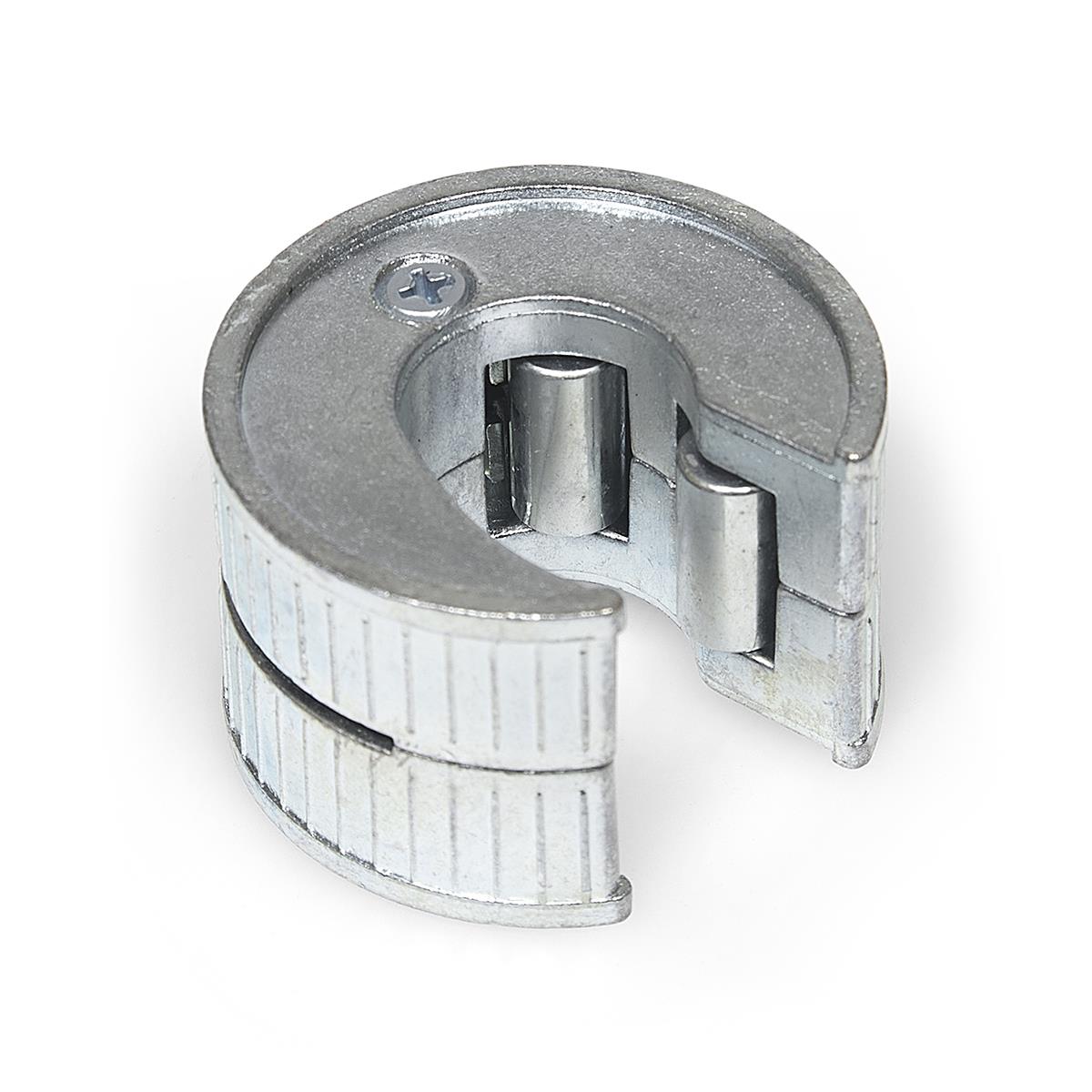 Amtech 22mm Pipe Cutter Amtech - In Use